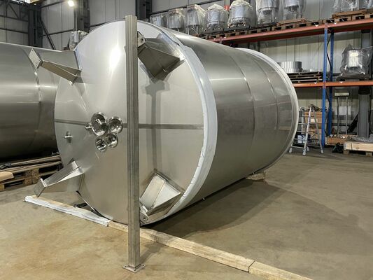 2 x New 15.300L stainless-steel AISI316L vertical mixing tanks.