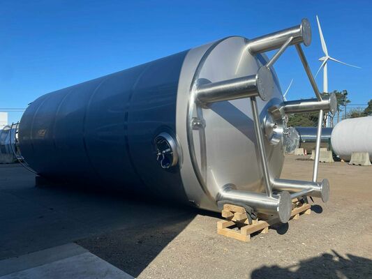1 x Nieuwe roestvrijstalen verticale opslagtank van 50.000L in AISI304L