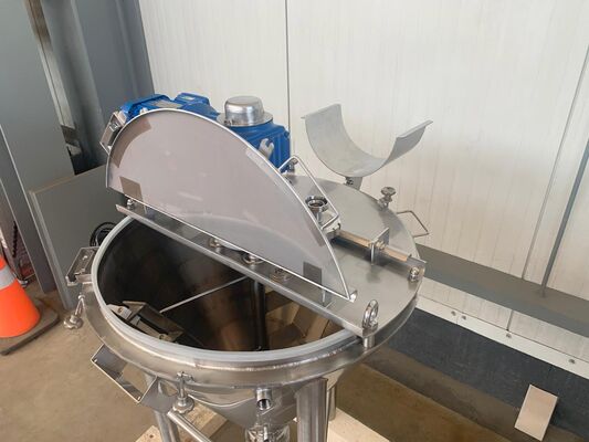 1 x New 500L stainless-steel AISI304L vertical mixing tank. 1 x New 60L stainless-steel AISI304L vertical mixing tank.