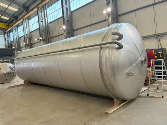 1 x stainless-steel second hand vertical storage tank of 40.000L in stainless-steel AISI 304L