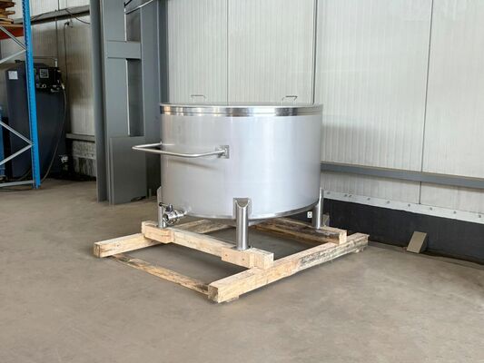 1 x Nieuwe roestvrijstalen verticale opslagtank van 1.050L in AISI316L