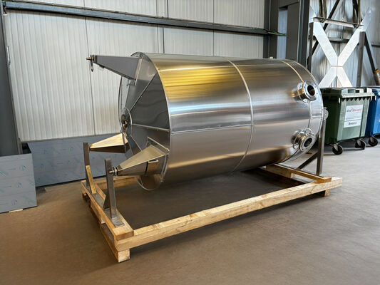 1 x New 3,200 L insulated stainless-steel AISI 316L storage tank