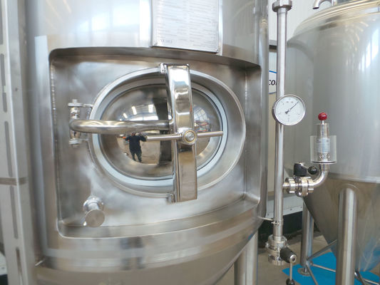 2 x 1.390L stainless-steel AISI304 CCT beer fermentation tanks with a working pressure of 3 bar
