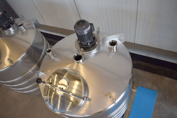 OR171300: 2 x 1.000L Edelstahl AISI316L Mischbehälter mit Wärmetauscher und Propellerrührer