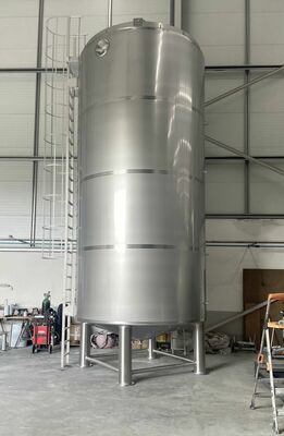 1 x Nieuwe roestvrijstalen verticale mengtank van 34.000L in AISI316L