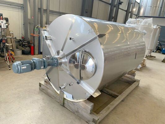 1 x New 8100L stainless-steel AISI316L vertical mixing tank.