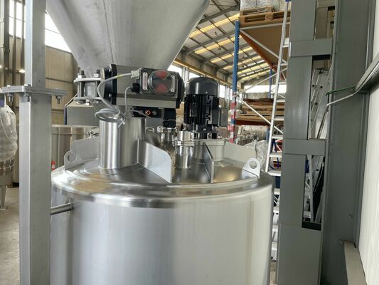 1 x Nieuwe roestvrijstalen verticale mengtank van 1.330L in AISI316L