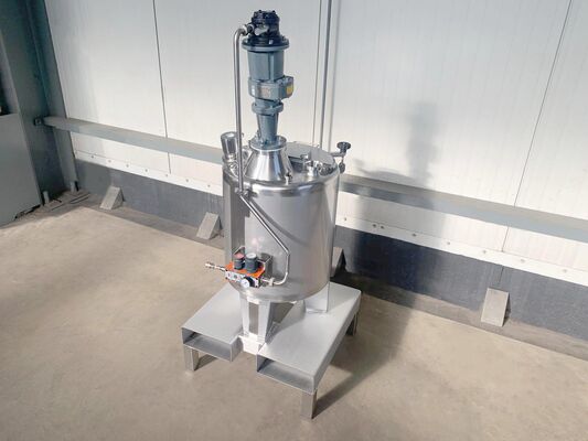 1 x New 100L stainless-steel AISI316L vertical mixing tank.