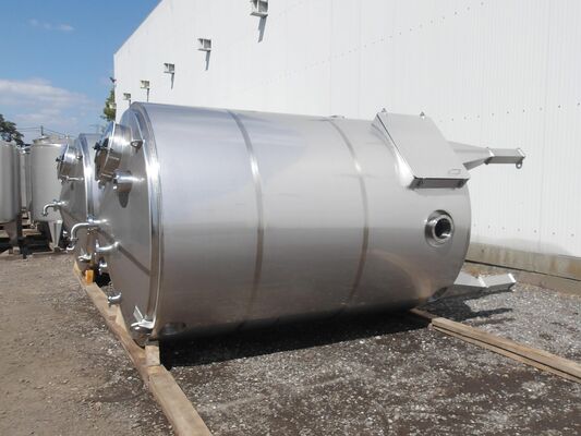 2 x neue vertikale Lagertanks aus Edelstahl mit einem von 10.300L aus AISI316L