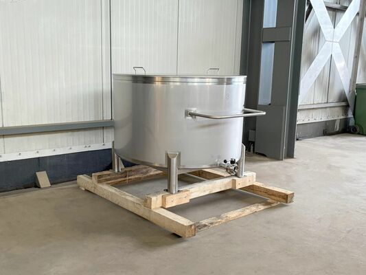 1 x Nieuwe roestvrijstalen verticale opslagtank van 1.050L in AISI316L