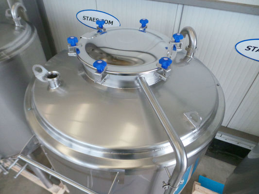 OR160743 - Brouwerij: 3 x 1.350L AISI304; CCT bier fermentatie tanks; 0.5 bar
