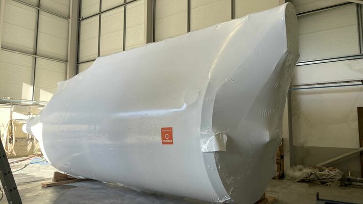 1 x Nieuwe roestvrijstalen verticale mengtank van 34.000L in AISI316L