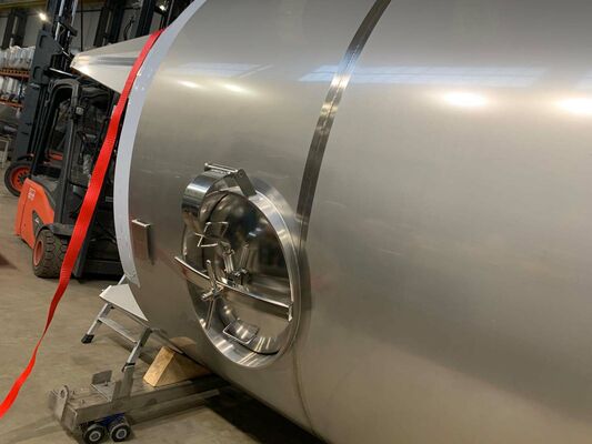 1 x New 26.000L stainless-steel AISI316L vertical storage tank.