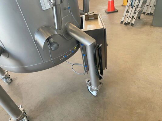 1 x verticale roestvrijstalen occasie opslagtank van 650L in RVS AISI 316L