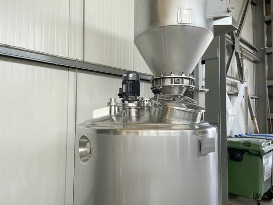 1 x Nieuwe roestvrijstalen verticale mengtank van 1.330L in AISI316L