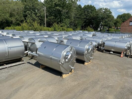 2 x Neue 7.000L-Edelstahl-vertikale Lagertanks aus AISI316L