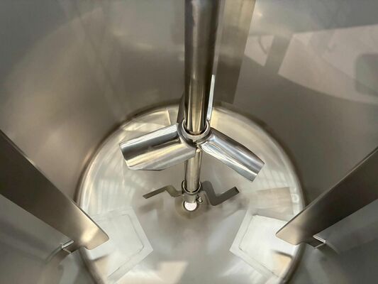 1 x cuve de mélange neuve verticale de 300L en acier inoxydable AISI316L.