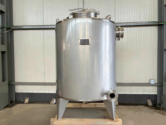 1 x New 2.500L stainless-steel AISI316L vertical storage tank.