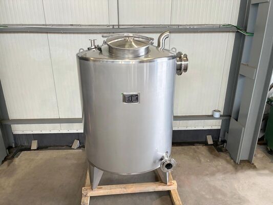 1 x New 2.500L stainless-steel AISI316L vertical storage tank.