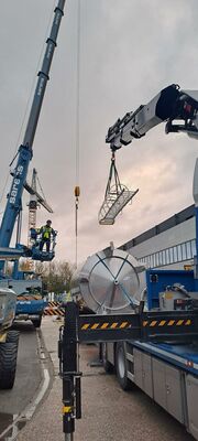 2 x cuves neuves verticales 30.400L en acier inoxydable AISI316L.