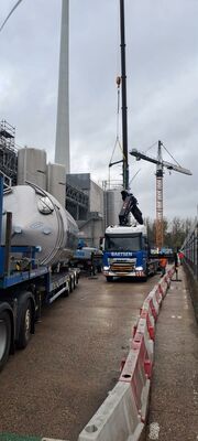 2 x cuves neuves verticales 30.400L en acier inoxydable AISI316L.