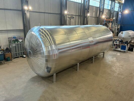 2 x stainless-steel second hand vertical storage tanks of 41.000L in stainless-steel AISI 304L