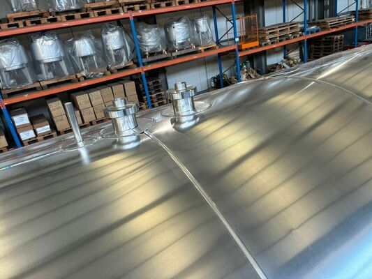 2 x stainless-steel second hand vertical storage tanks of 41.000L in stainless-steel AISI 304L